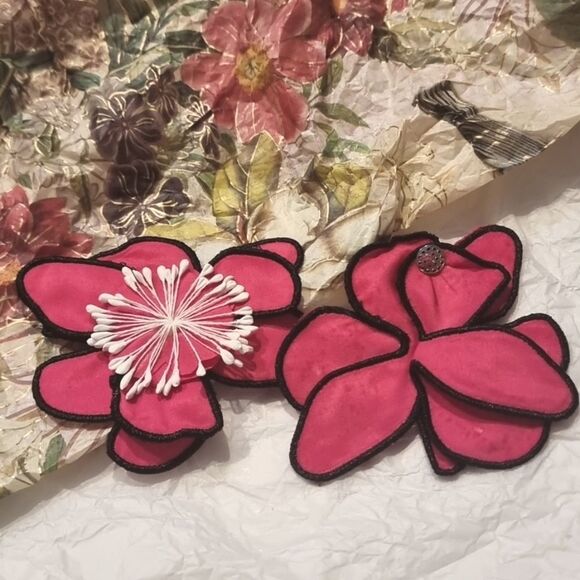New ZARA Fushia Pink & Black Floral Statement Earrings - Picture 5 of 11